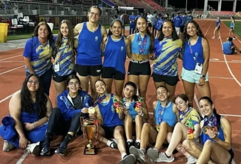 Parte de la delegación de atletismo de los Binacionales.