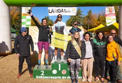 Karen Aguirre en lo más alto del podio.