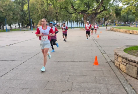 Los runners corrieron con la remera que insta a donar sangre.