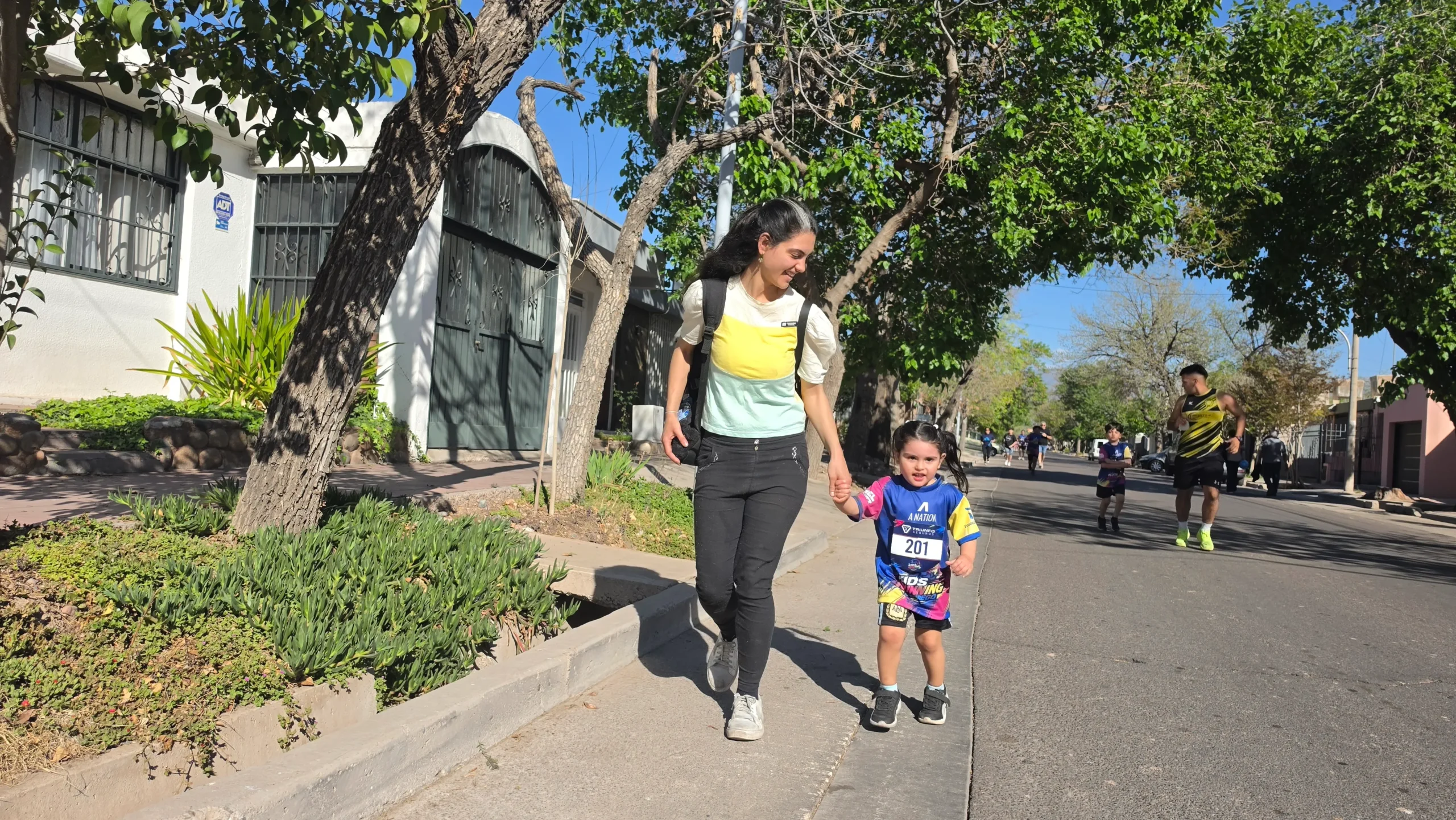 Kids Running Dorrego (80)