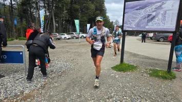 Asics K42 Banco Nacion (43)