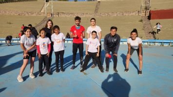 Equipo de trail de los chicos del Programa Smile que asiste a menores que sufren de fisura labiopalatina. Acompañan la embajadora de Smile, Carla Conte, y el profe Abel Rodríguez.